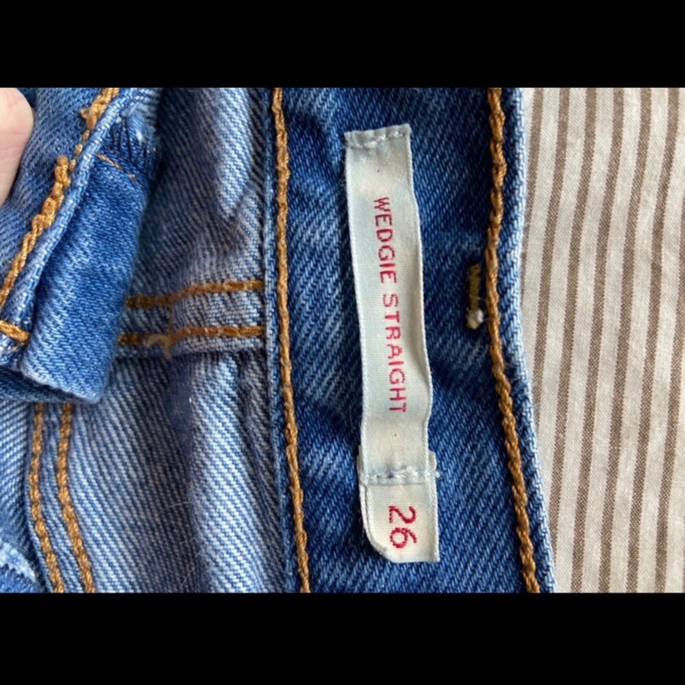 Levi’s wedgie straight jeans size 26